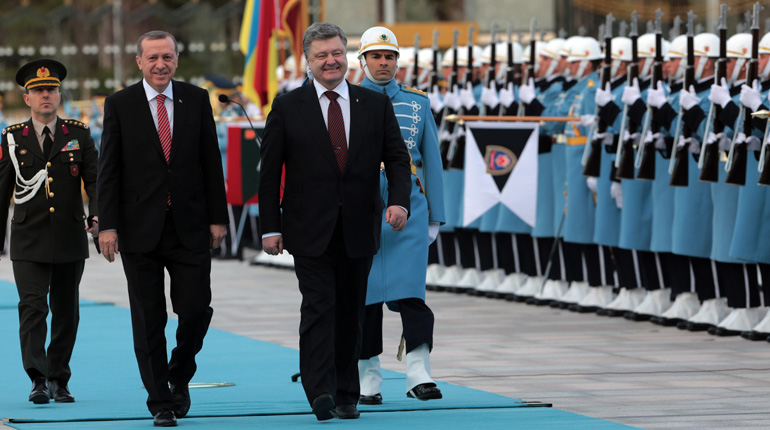 Turkish President Erdogan, left, and Ukrainian President Poroshenko at the summit in Ankara last week. (PA)