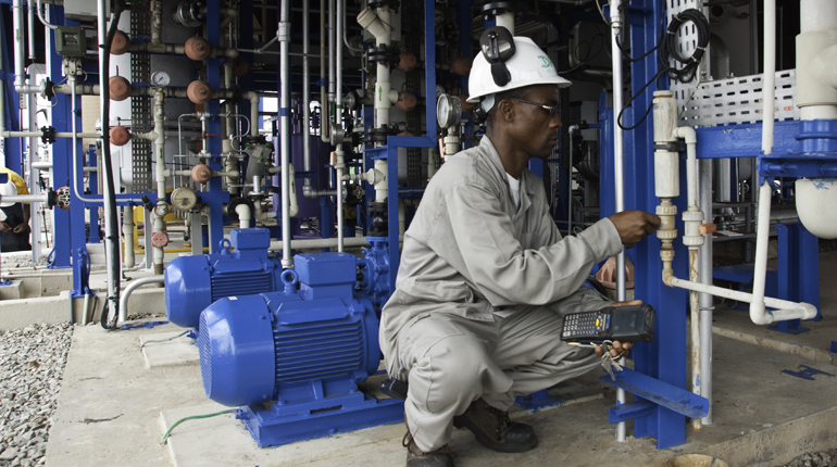 An equipment inspection at the Azito power plant near Abidjan. (USAID)