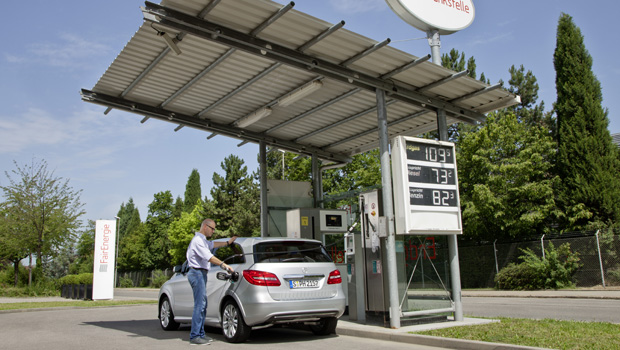 An NGV filling station in Germany. GRTgaz is hoping to roll out similar infrastructure in France. (Daimler)