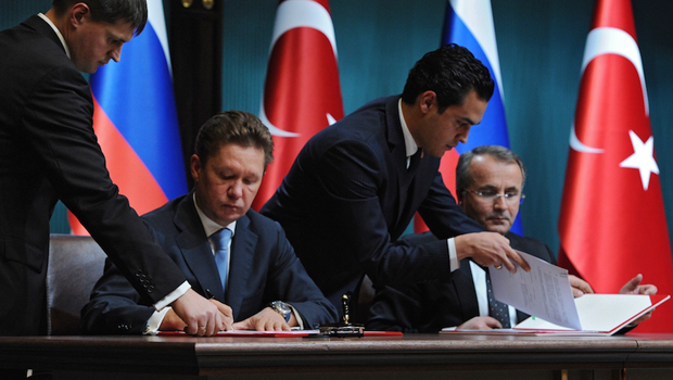 Gazprom Chief Executive Alexei Miller (left) and Mehmet Konuk, chairman of Botas, sign the new 63 bcm pipeline deal for Turkey. (Gazprom)