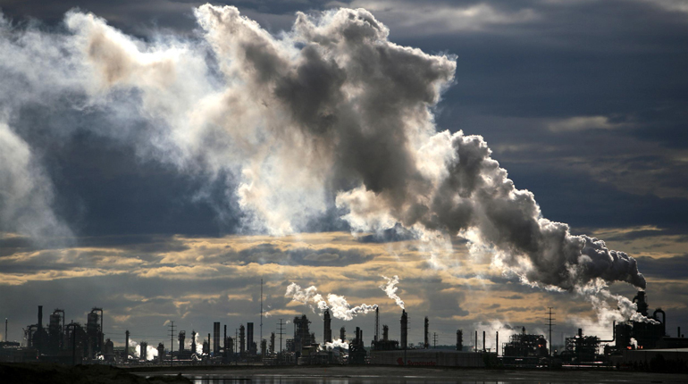 An estimated $30 trillion of investment is needed for fossil fuels over the next 25 years. (Jiri Reznac/Greenpeace)