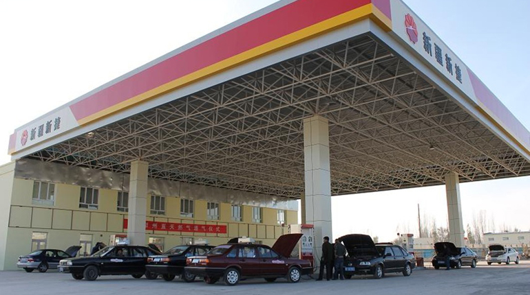 A Kunlun LNG filling station in Xinjiang. The company remains optimistic about LNG as a vehicle fuel. (Kunlun)