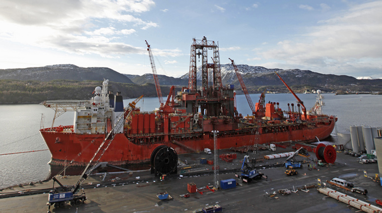 A Shell drillship in Norway. The company is trying to orient itself towards its LNG business. (Shell)