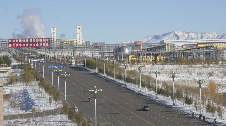 A CTG project in Xinjiang. A pipeline is being built to carry synthetic gas to east China. (China Kingho Energy Group)