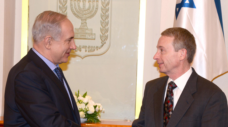 Israeli PM Benjamin Netanyahu (left) with Noble Energy CEO Charles Davidson. (Office of Israeli Prime Minister)
