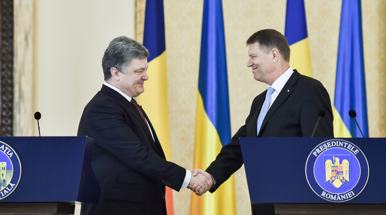 Ukraine’s President Petro Poroshenko, left, and his Romanian counterpart Klaus Iohannis in Bucharest. (Ukrainian Presidency)