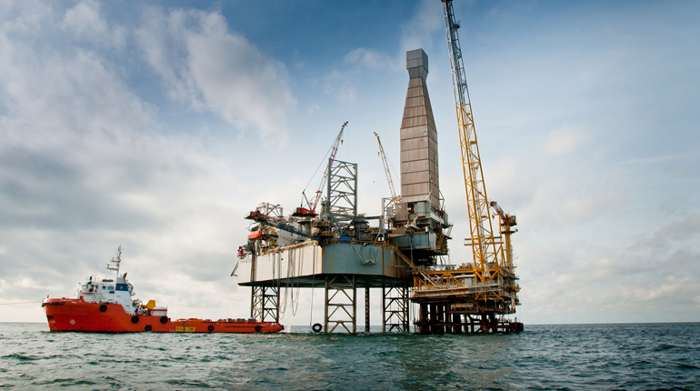 An offshore rig at the Mahakam Block. Total and Inpex’s PSC wil expire in 2018. (SKKMigas)