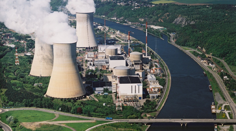 Belgium’s Tihange nuclear plant. The IEA has recommended that the country should reconsider its nuclear phase-out. (Electrabel)