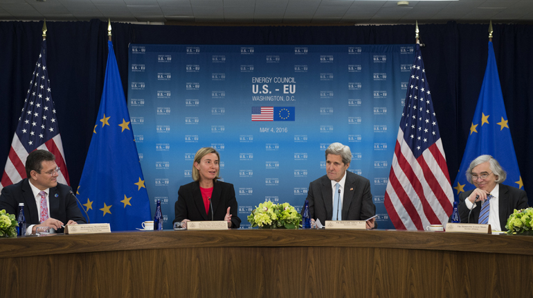 Left to right: Maroš Šefcovic, Federica Mogherini, John Kerry and Ernest Moniz at the EU-US Energy Council 2016. (EC)