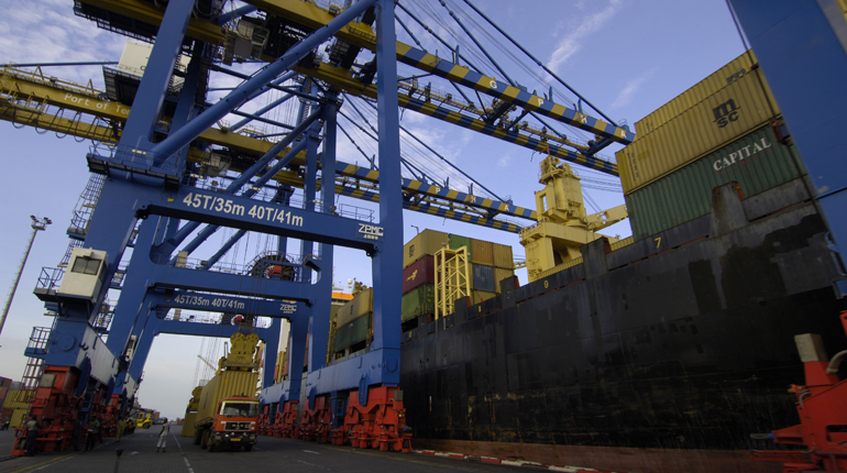 The port of Tema in Ghana. It needs to be modified to accommodate an FSRU. (World Bank/Jonathan Ernst)
