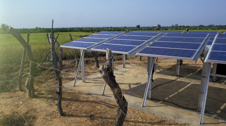 Solar power panels in Mali. There is growing interest in the IFC’s Scaling Solar programme in Africa. (World Bank)