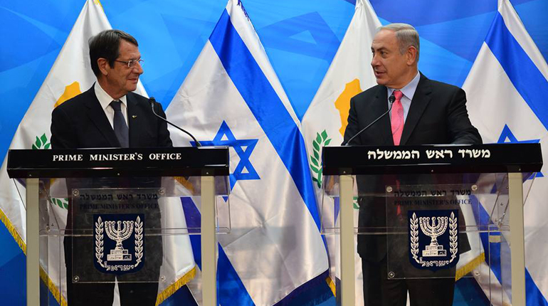 Cypriot President Nicos Anastasiades, left, and Israeli Prime Minister Benjamin Netanyahu. (Kobi Gideon/Israeli govt)