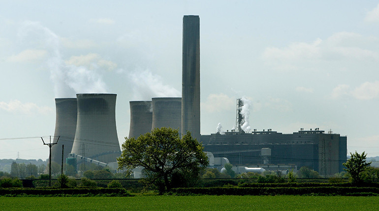 Fiddler's Ferry coal power station in the UK.