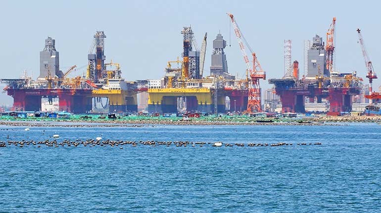 Semi-submersible drilling platforms in Yantai, Shandong province.
