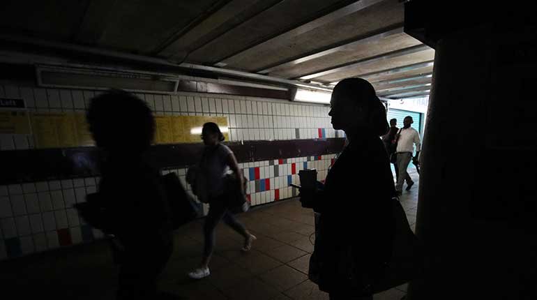 Clapham Junction station in darkness