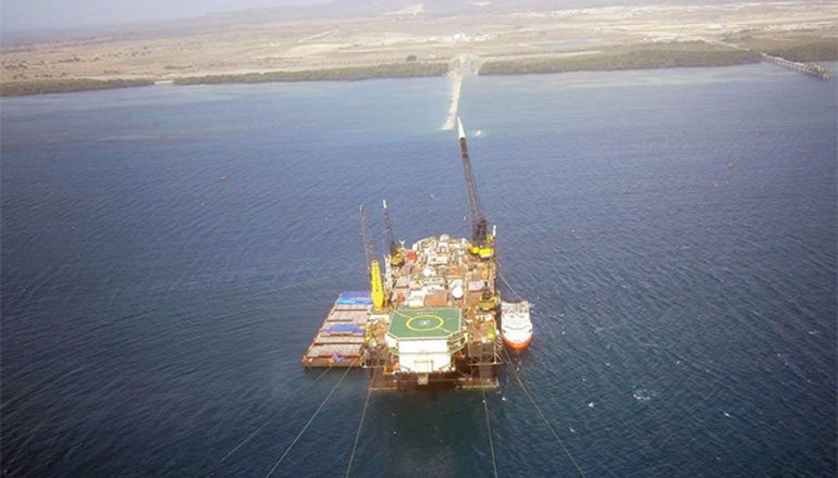 An pipelaying vessel working on the PNG LNG project