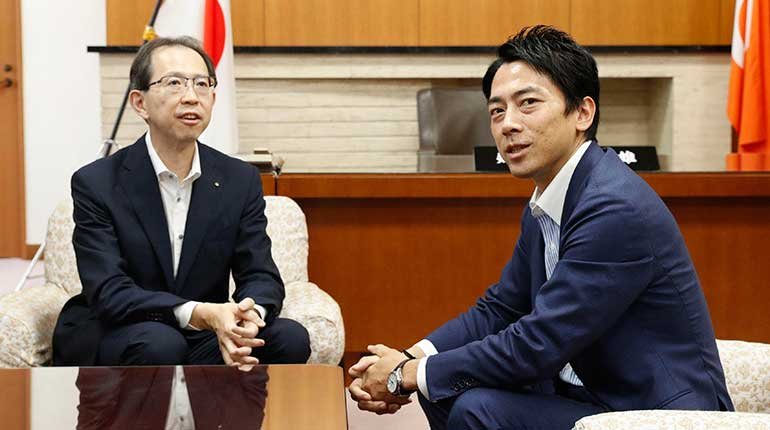 Japanese environment minister Shinjiro Koizumi with the governor of Fukushima prefecture