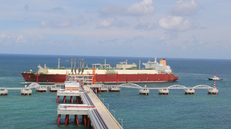 Tanker docked at Hainan LNG terminal