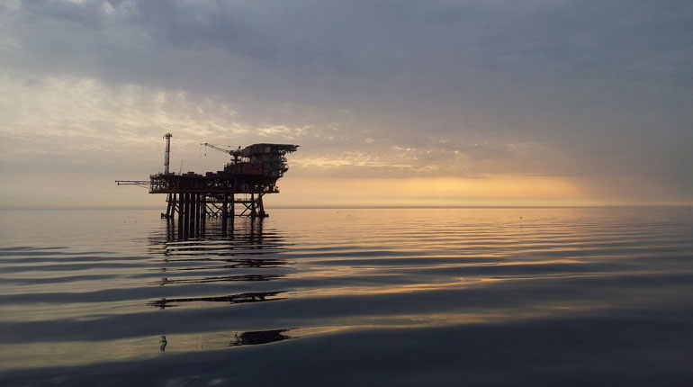 Offshore oil and gas platform